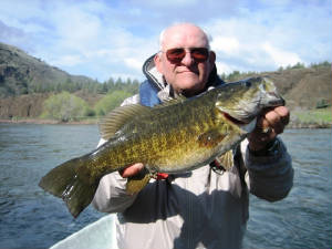 2350smallmouth043009.jpg