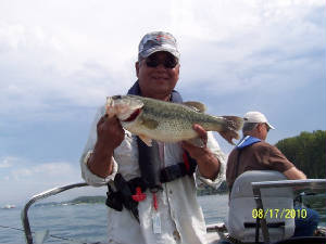 18716lmbass4lb4oz81710.jpg